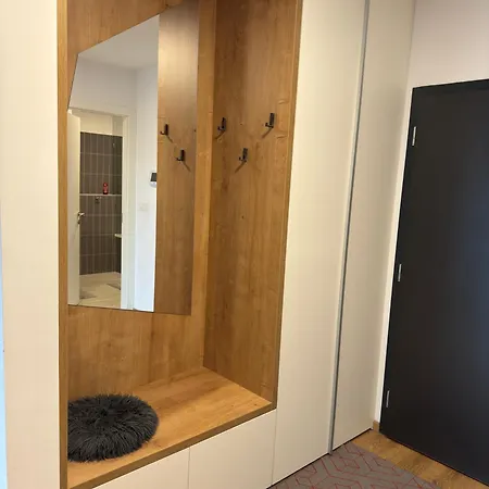 Ah Urban House Apartman *